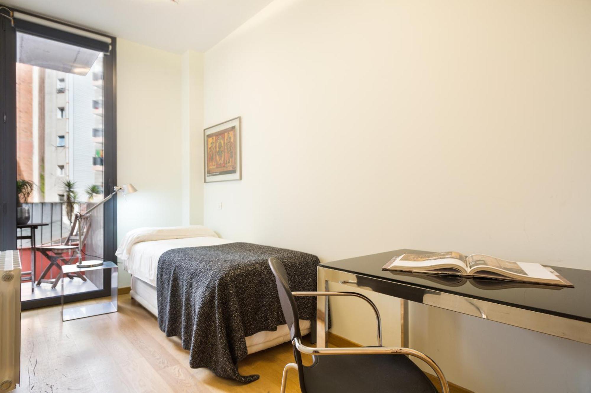 My Space Barcelona Pool City Center Room photo