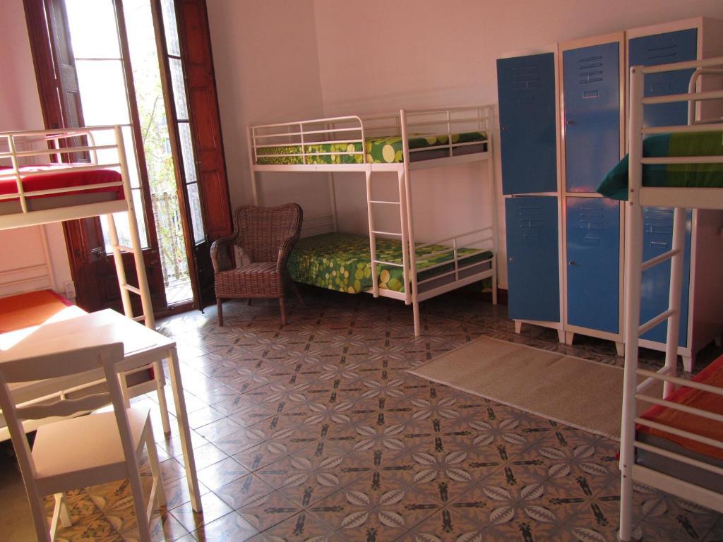 My Space Barcelona Pool City Center Room photo