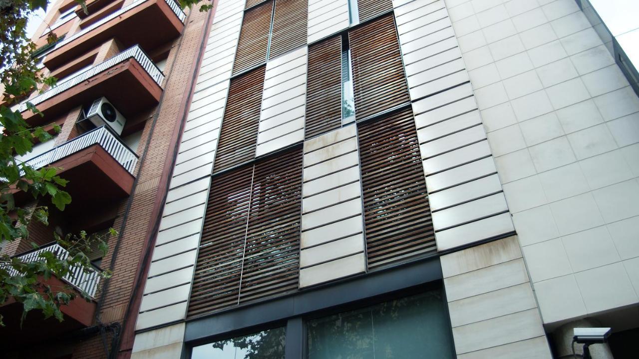 My Space Barcelona Pool City Center Exterior photo